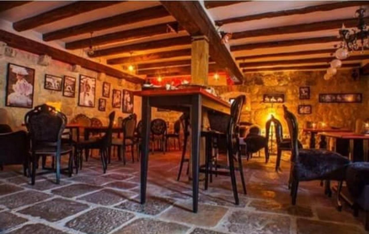 Saxo Appartement Kotor